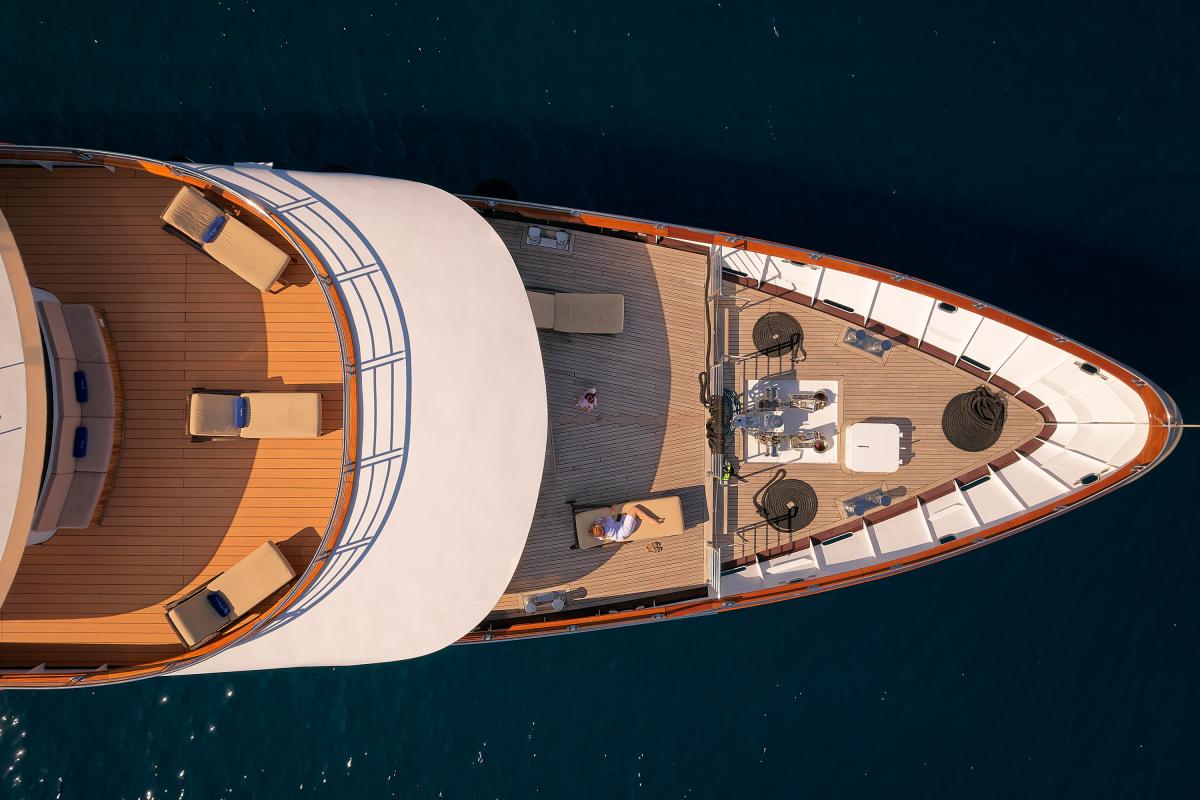 Queen Eleganza Yacht